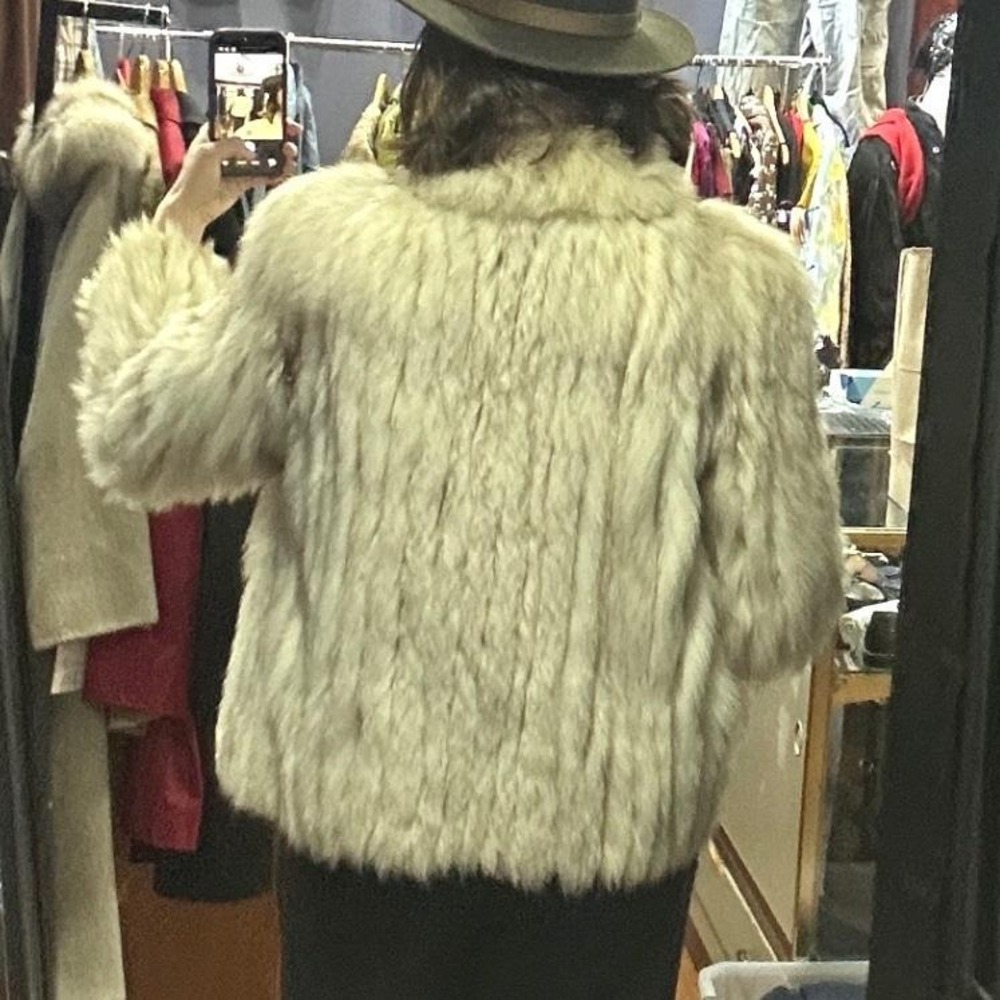 Saga Fox Arctic Fox Fur Jacket Silver Fox Coat Luxe Vintage Glam - Picture 4 of 8